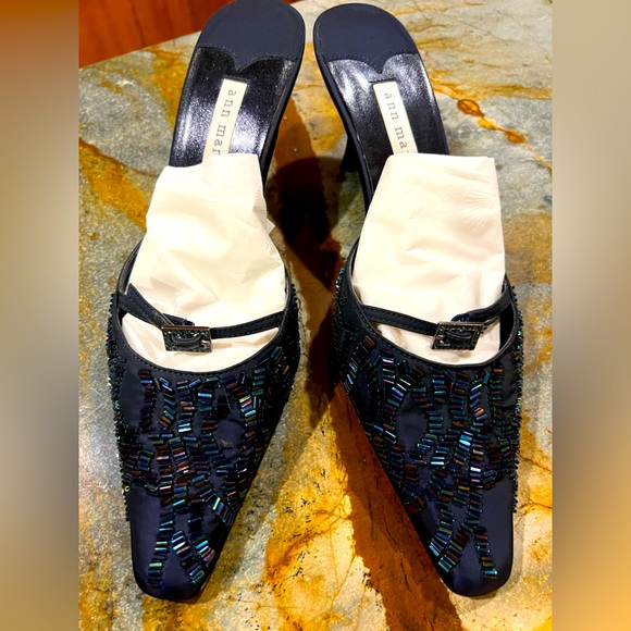 Vintage 90s Ann Marino Navy Blue 💙Midnight Beaded Iridescent Buckle Mules 8 1/2 - Picture 1 of 5